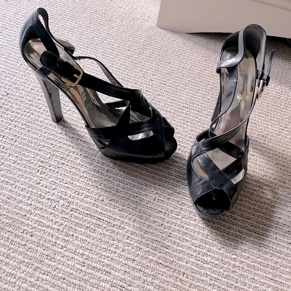GUC: STUART WEITZMAN Black Leather Criss-Cross Heels, Size 9.5